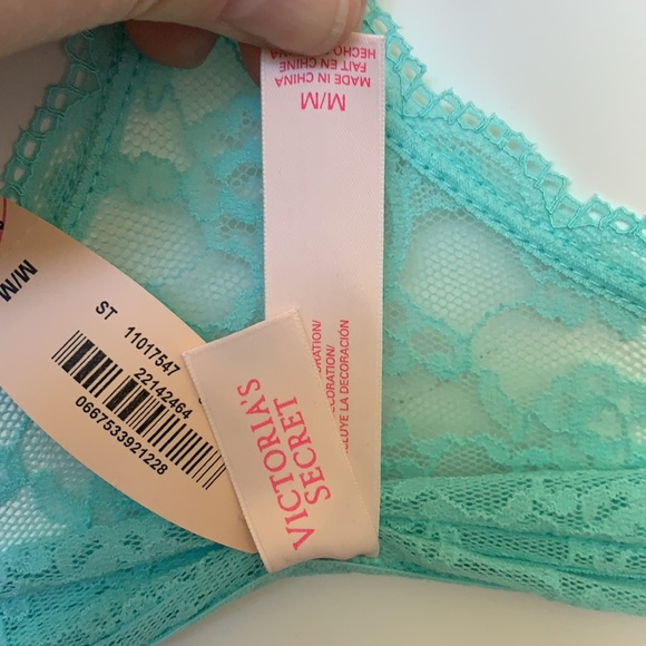 Victoria’s Secret Lace Bralette - Picture 4 of 5